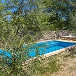 House Alyssa With Pool On Krk Island, * Vrbnik (Primorje-Gorski Kotar)