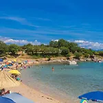 House Alyssa With Pool On Krk Island, فربنيك