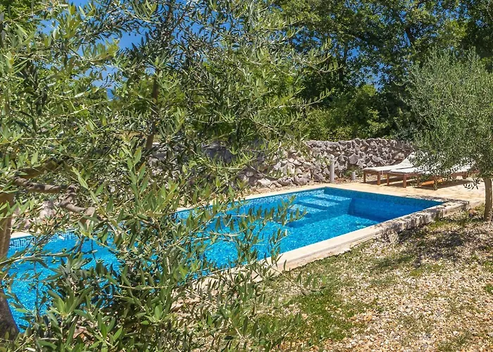House Alyssa With Pool On Krk Island, 3km From * Vrbnik
