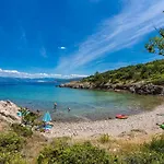 別荘 House Alyssa With Pool On Krk Island, ヴルブニク